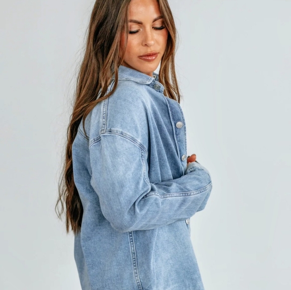 Garage Womens Oversized Button Front Denim Jacket - Picture 1 of 4